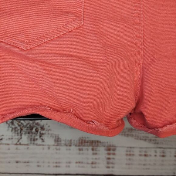 Womans Illegal Jeans Shorts sz 9 - Picture 10 of 13
